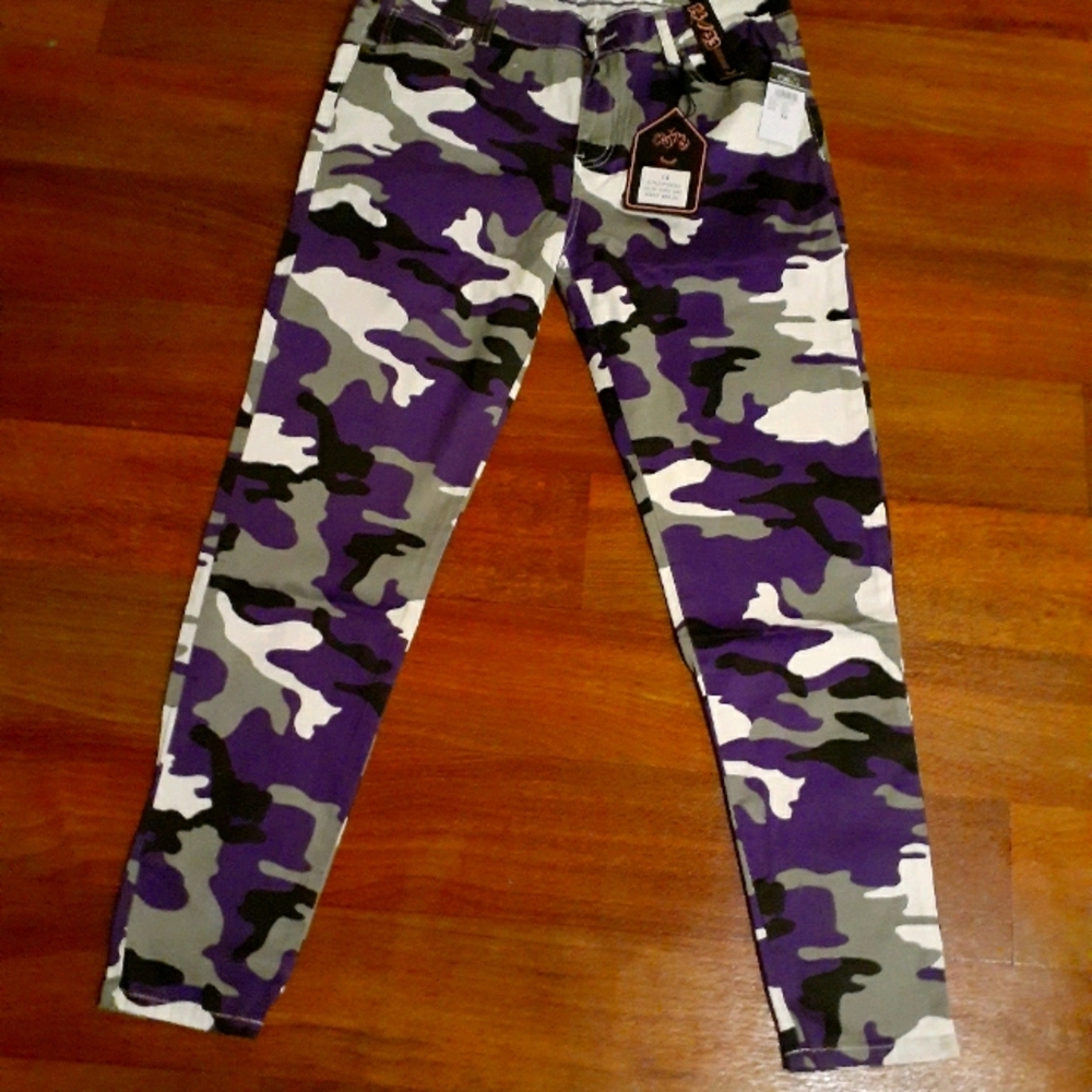 Womens Rue 21 khaki Capris/pants